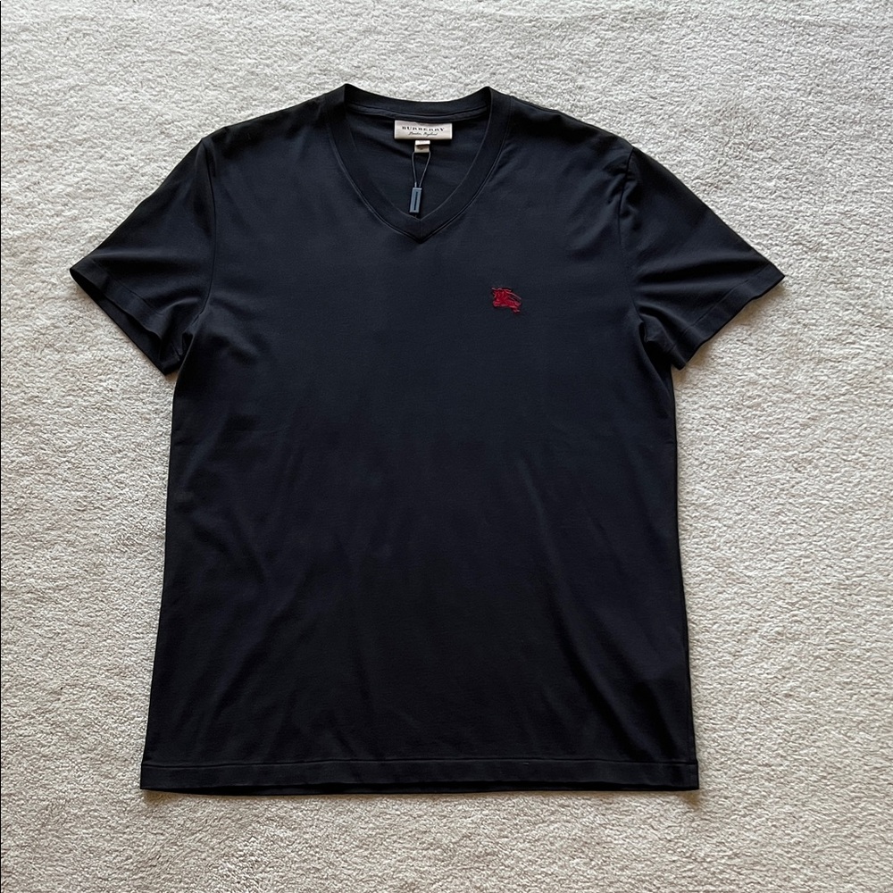 Burberry Classic Equestrian Knight Logo Vneck T-shirt Size M NWT